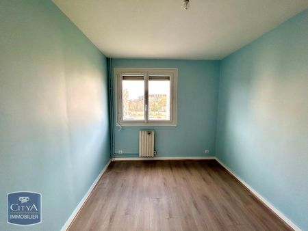 Location Appartement 4 pièces 77m² BOURG EN BRESSE 01000 - Photo 3