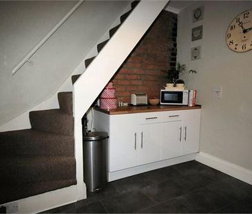 2 bedroom terraced house to rent - Photo 3