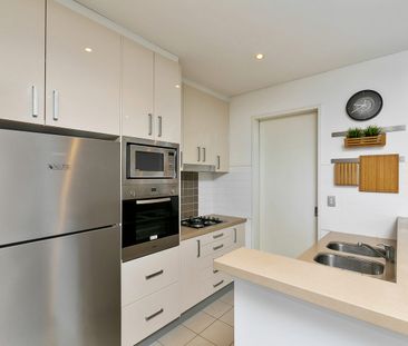 Spacious double storey 3-bedroom apartment in St Ives North School ... - Photo 5