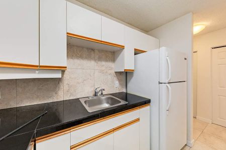 Renovated Suite - 1 Bedroom - Photo 2
