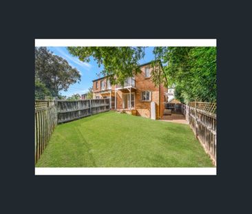 Warm and Welcoming Family Retreat - Photo 1