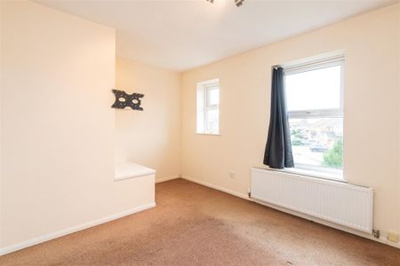 2 bed House - Semi-Detached To Let - Photo 3