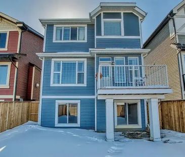 City Approved Walkout Basement Suite: 2 Bedrooms Separate Laundry +... - Photo 1