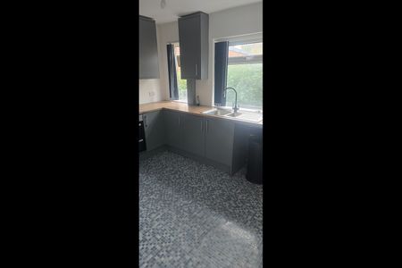 3 Bed Semi-Detached House, Easterly Road, LS8 - Photo 4