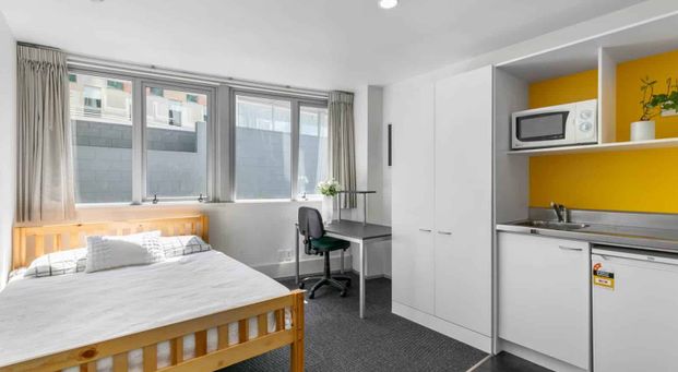 FURNISHED Studio Apartment - Photo 1