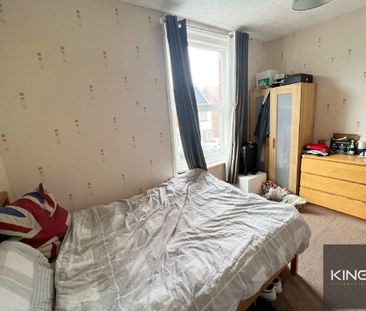 4 bedroom terraced house to rent - Photo 5