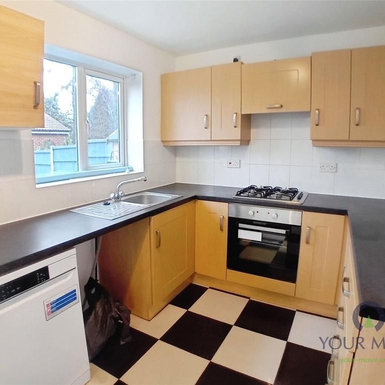 3 bedroom semi-detached house to rent - Photo 1