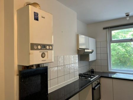 2 Bed Flat, Mount Pleasant Road, SE13 - Photo 4
