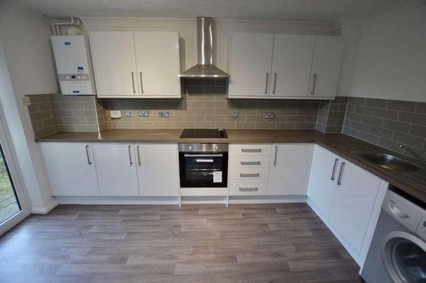 Coggeshall Grove, Wavendon Gate, MK7 - Photo 1