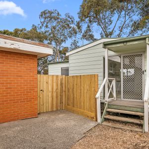 15a Charles Road, Altona VIC 3018 - Villa For Rent | Domain - Photo 2