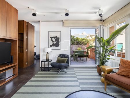 Renovated furnished apartment with terrace for rent between Gracia and Sant Gervasi - Photo 5