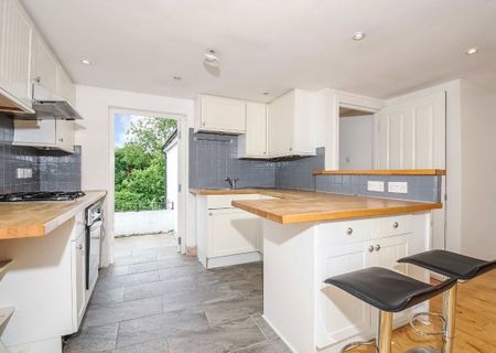 Earlsfield Road, SW18 3DF, London - Photo 2