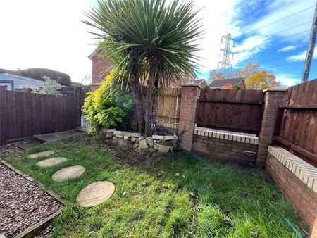 3 bedroom semi-detached house to rent - Photo 4