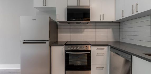 300 - 5765 Cote-St-Luc Road, Montréal - Photo 2