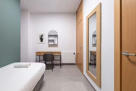 Carrer del Tinent Flomesta, Barcelona, Catalonia 08028 - Photo 4