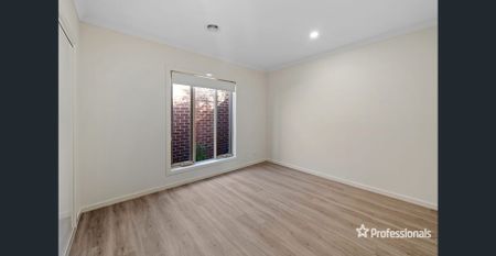 Spacious and Modern Home in Sunbury! - Photo 4