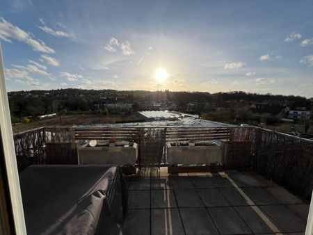 Gepflegte Dachgeschosswohnung mit PKW-Garage - Photo 5