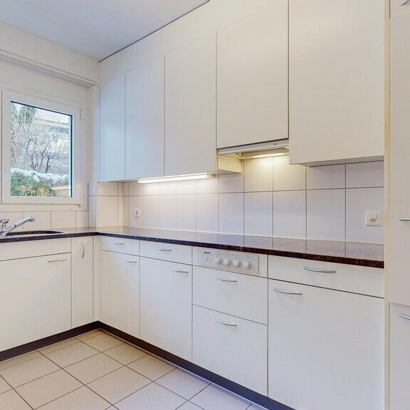 Beautiful apartment with balcony in Seefeld - Photo 1