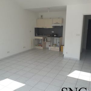 T2 AVEC BALCON + PARKING - Photo 2