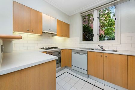 Unit 1/410 Victoria Parade, East Melbourne. - Photo 4