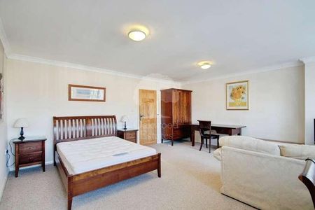 Beaulieu Close, Datchet, Slough, SL3 - Photo 3