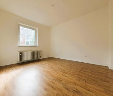 Große 2 Zimmer Wohnung mit Balkon – WG - geeignet - Photo 1
