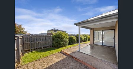 MODERN STYLISH FAMILY HOME IN BONSHAW - Photo 5