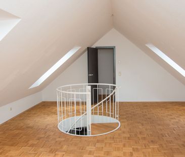 - Große Galeriewohnung mit Parkett - Bad mit Wanne und Dusche - Photo 4