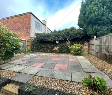 Love Lane, Nantwich, CW5 - Photo 3