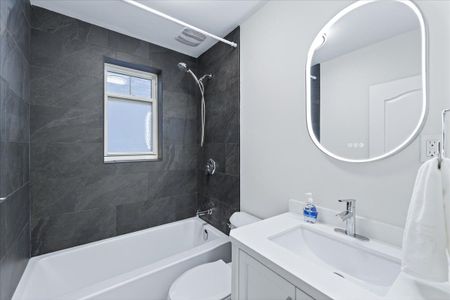 For Lease - 39 Reiner Road Unit# Upper, Toronto, Ontario - Photo 4