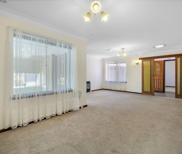 Spacious 4-Bedroom Family Home in Shoalwater - Photo 1