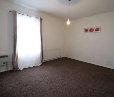 3 bedroom end of terrace house to rent - Photo 1