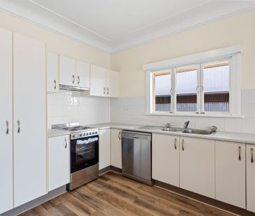 1/100 Norman Crescent, Norman Park QLD 4170 - Apartment For Rent | ... - Photo 5