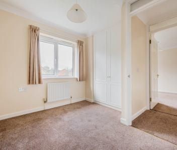 3 bedroom semi-detached house to rent - Photo 5