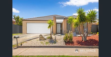 Family home in a Great Location! - Photo 4