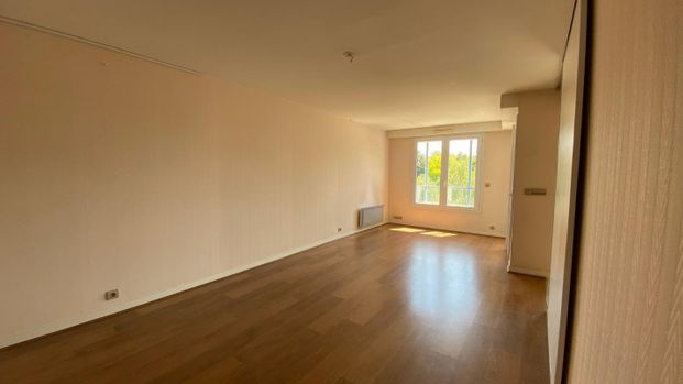 Location Appartement 3 pièces 77m² LA ROCHELLE 17000 - Photo 1
