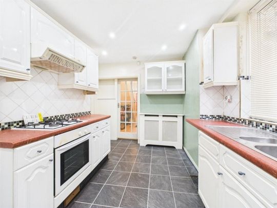 4 Bed Terraced House, Cedric St, M5 - Photo 1