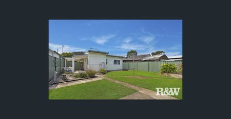 WALK TO ETTALONG BEACH! | 6 MONTH LEASE - Photo 5