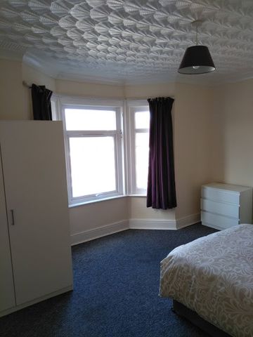 5 Bed Terraced House, Ashburnham Road, LU1 - Photo 3