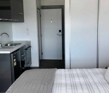 Fully Furnished Secure Studio Apartment - Photo 1