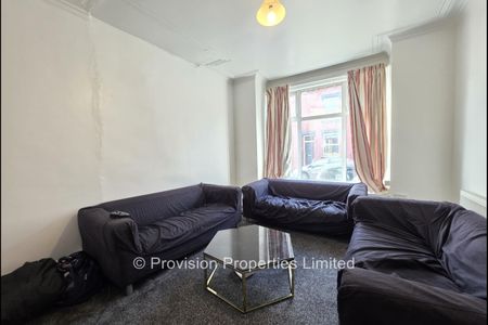 6 Bedroom Student Properties Hyde Park - Photo 2