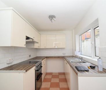 3 bedroom terraced house to rent - Photo 6