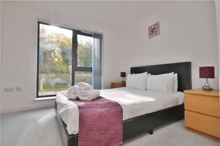Guildford Road, Woking, Surrey, GU22 7LR - Photo 4