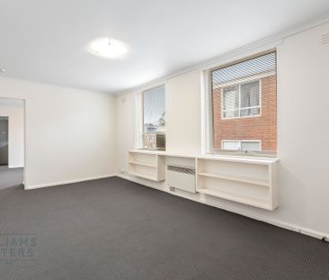 Right in the heart of South Yarra - Photo 5