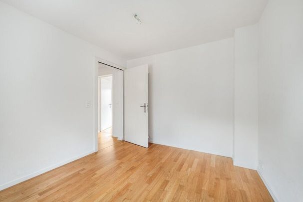 Modern city apartment right by the Oerlikon/Marktplatz train station! - Foto 1