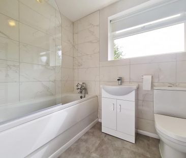 3 bedroom semi-detached house to rent - Photo 6