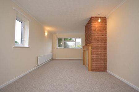 2 bedroom detached bungalow to rent - Photo 3