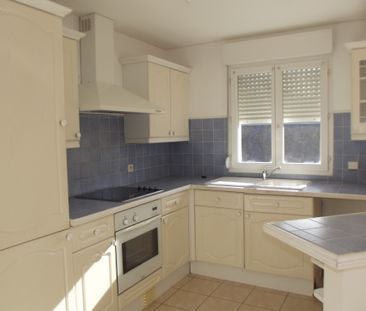 A SAINT JUST EN CHAUSSE APPARTEMENT F2 EN RÉSIDENCE SECURISEE - Photo 2