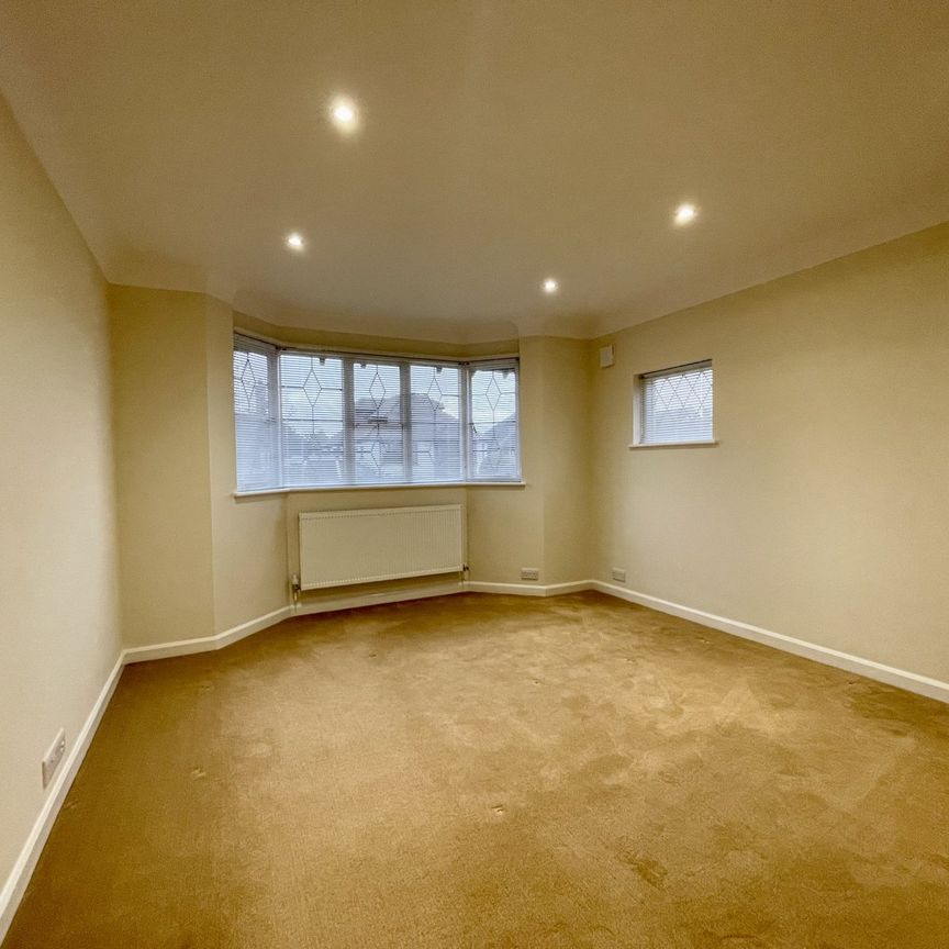 Samuels Drive, Thorpe Bay, Essex, SS1 3PR - Photo 1