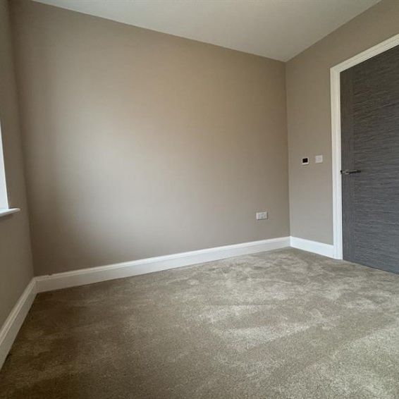 3 Bedroom Apartment To Let - Photo 1
